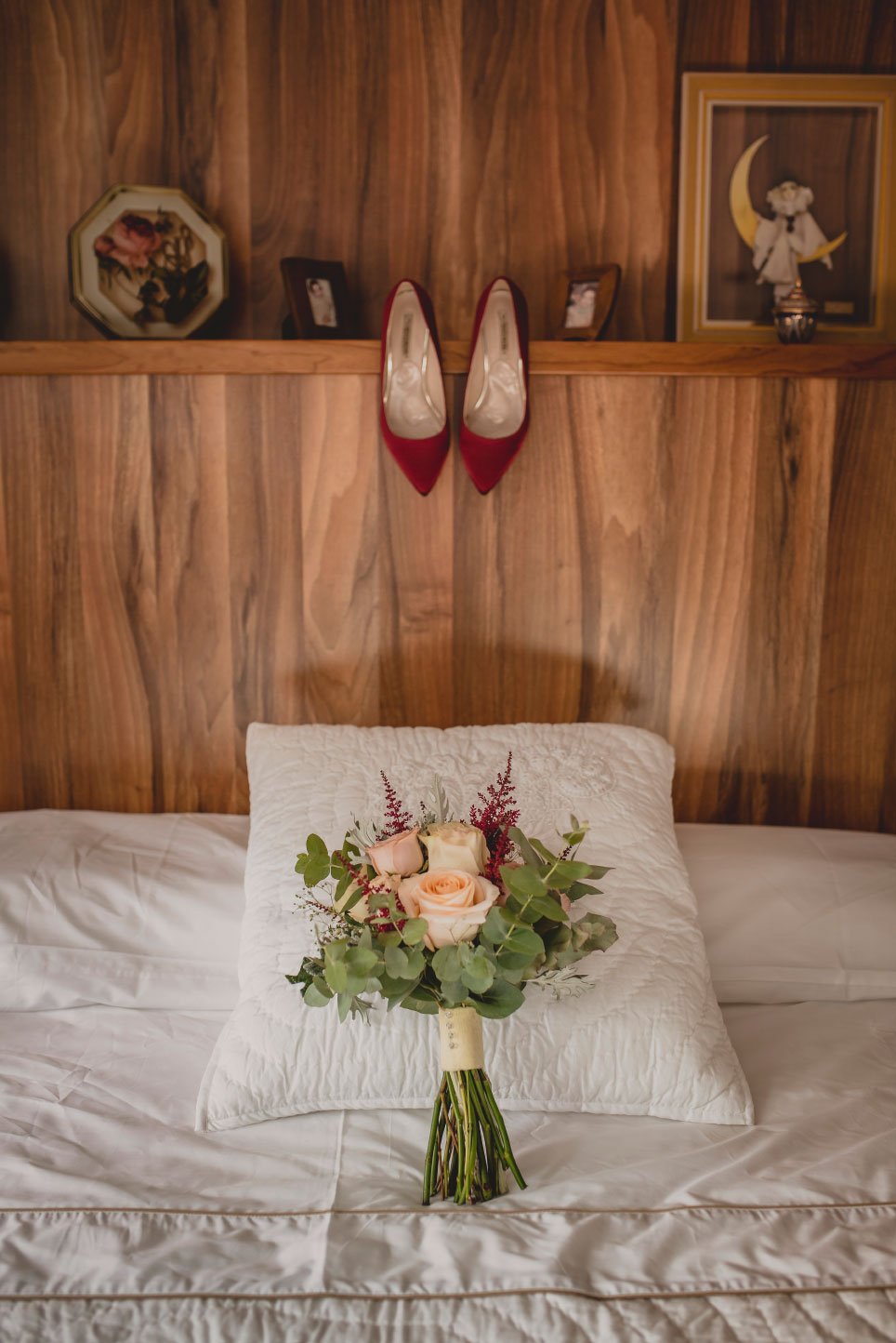Boda Ana & José 14 Boda-AnayJose-zapatos-y-ramo
